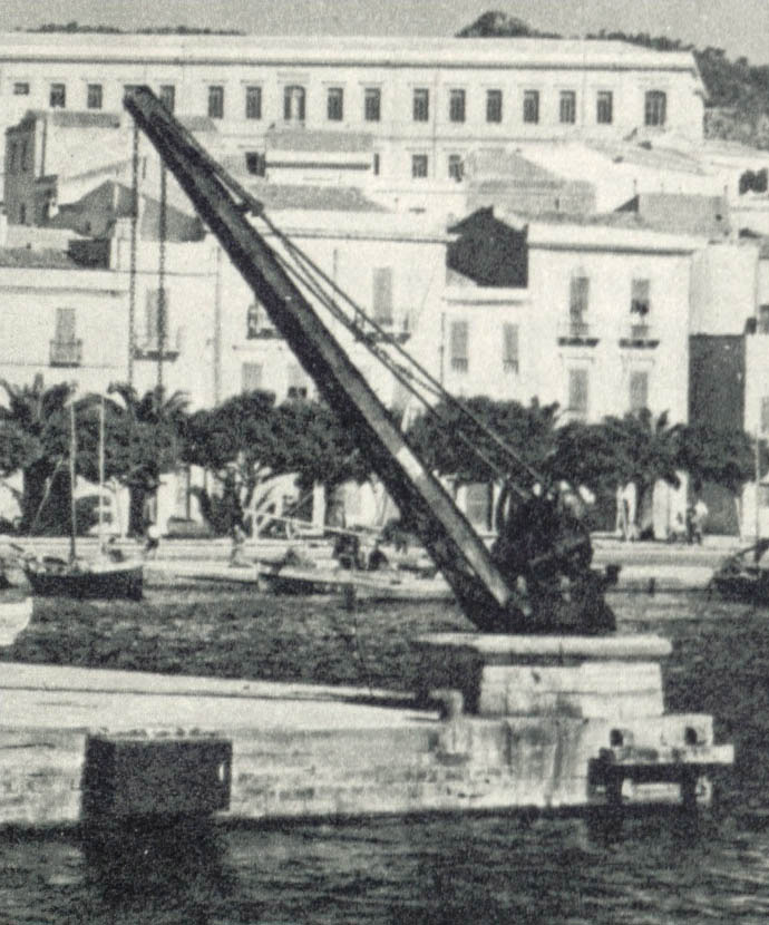 Gru del molo San Carlo