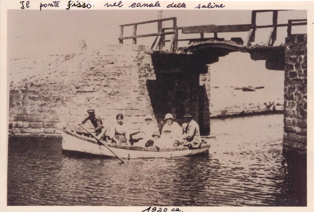 Ponte fisso del canale delle saline nel 1920