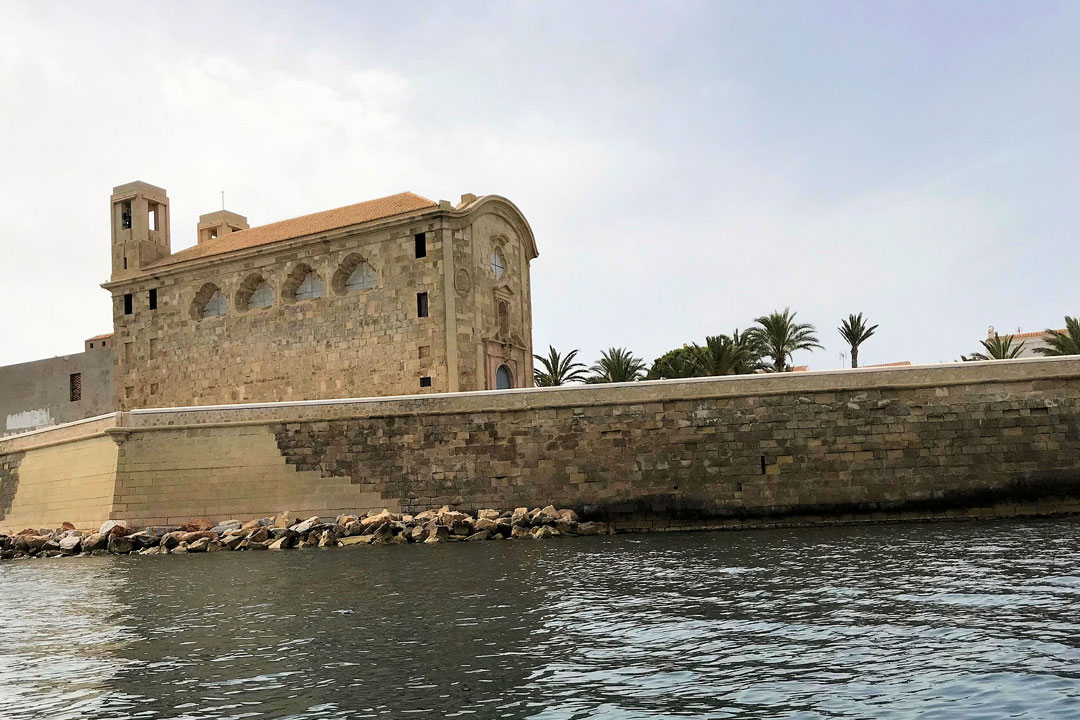 Chiesa vista dal mare di Nueva Tabarca