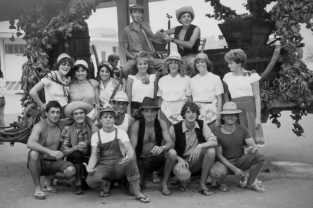 Foto di gruppo durante la festa dell'uva