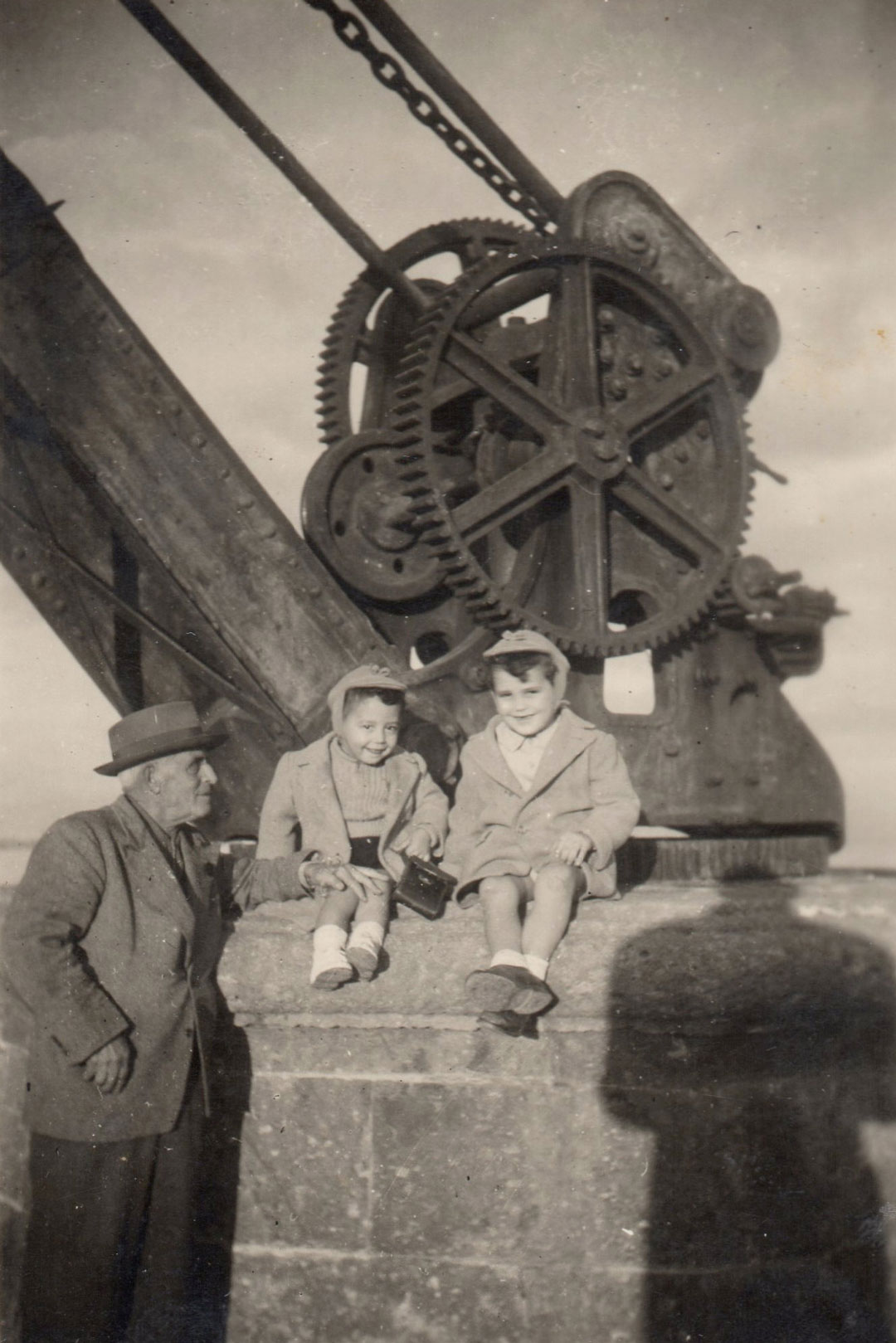 foto-anziano-e-bambini
