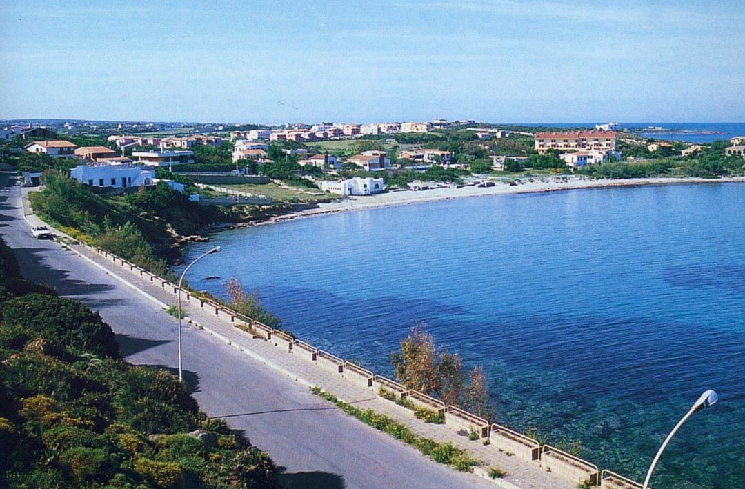 Strada che costeggia il mare