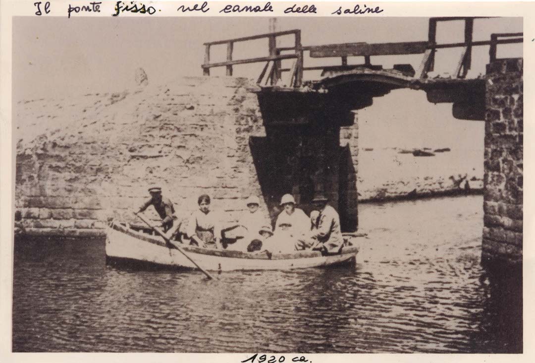 il-ponte-fisso-del-canale-delle-saline-1920