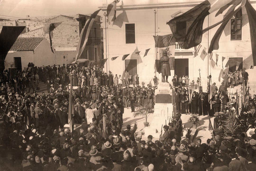 Inaugurazione monumento ai caduti di Calasetta del 1931