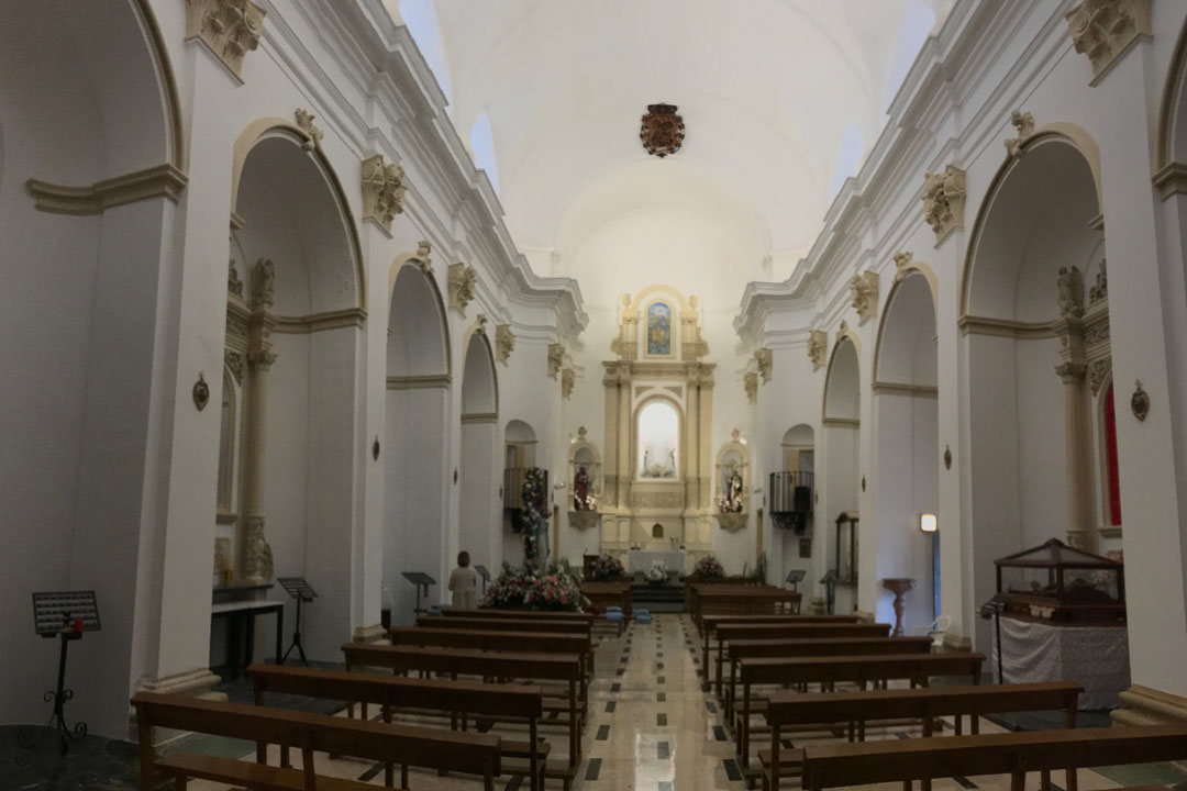 Interno chiesa di Nueva Tabarca
